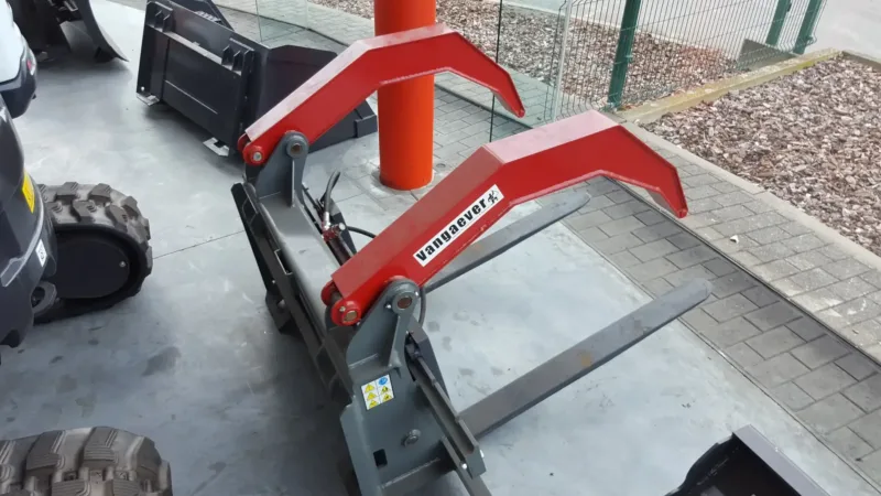 Boomklem bobcat Vangaever 01